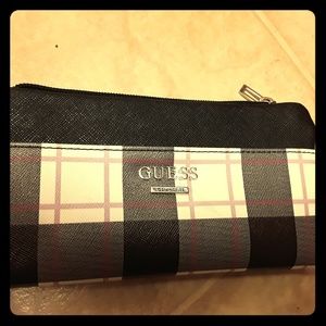 New Guess Wallet